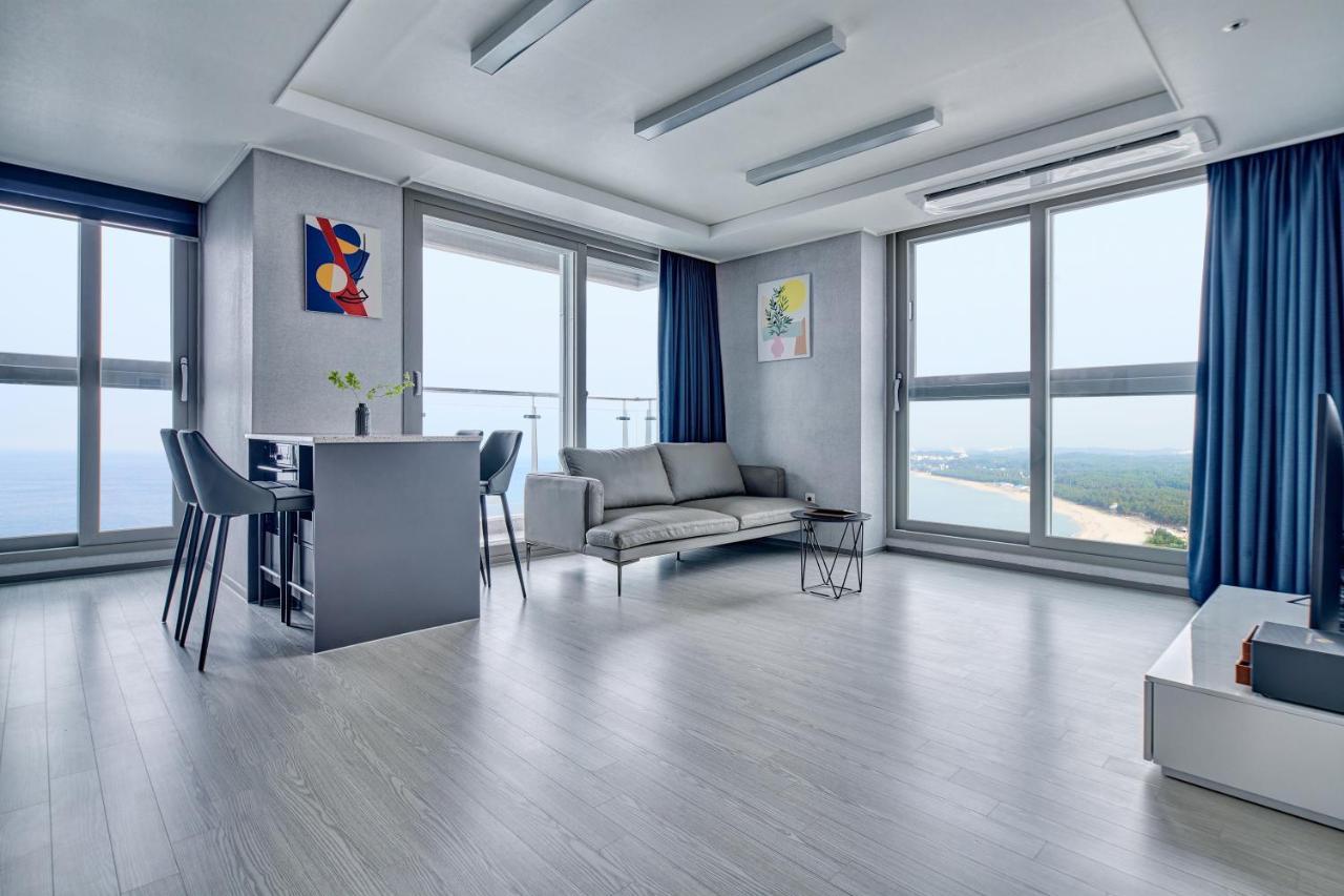 Gangneung Chonpines Ocean Suites Hotel ภายนอก รูปภาพ