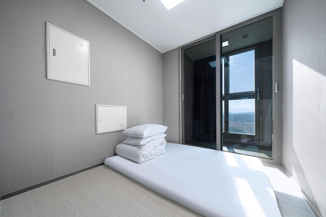 Gangneung Chonpines Ocean Suites Hotel ภายนอก รูปภาพ