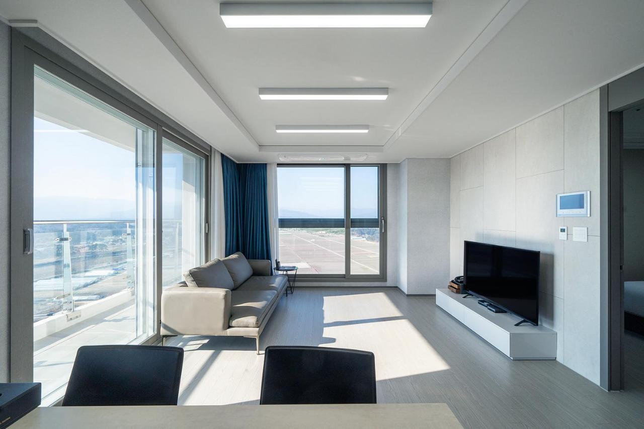 Gangneung Chonpines Ocean Suites Hotel ภายนอก รูปภาพ