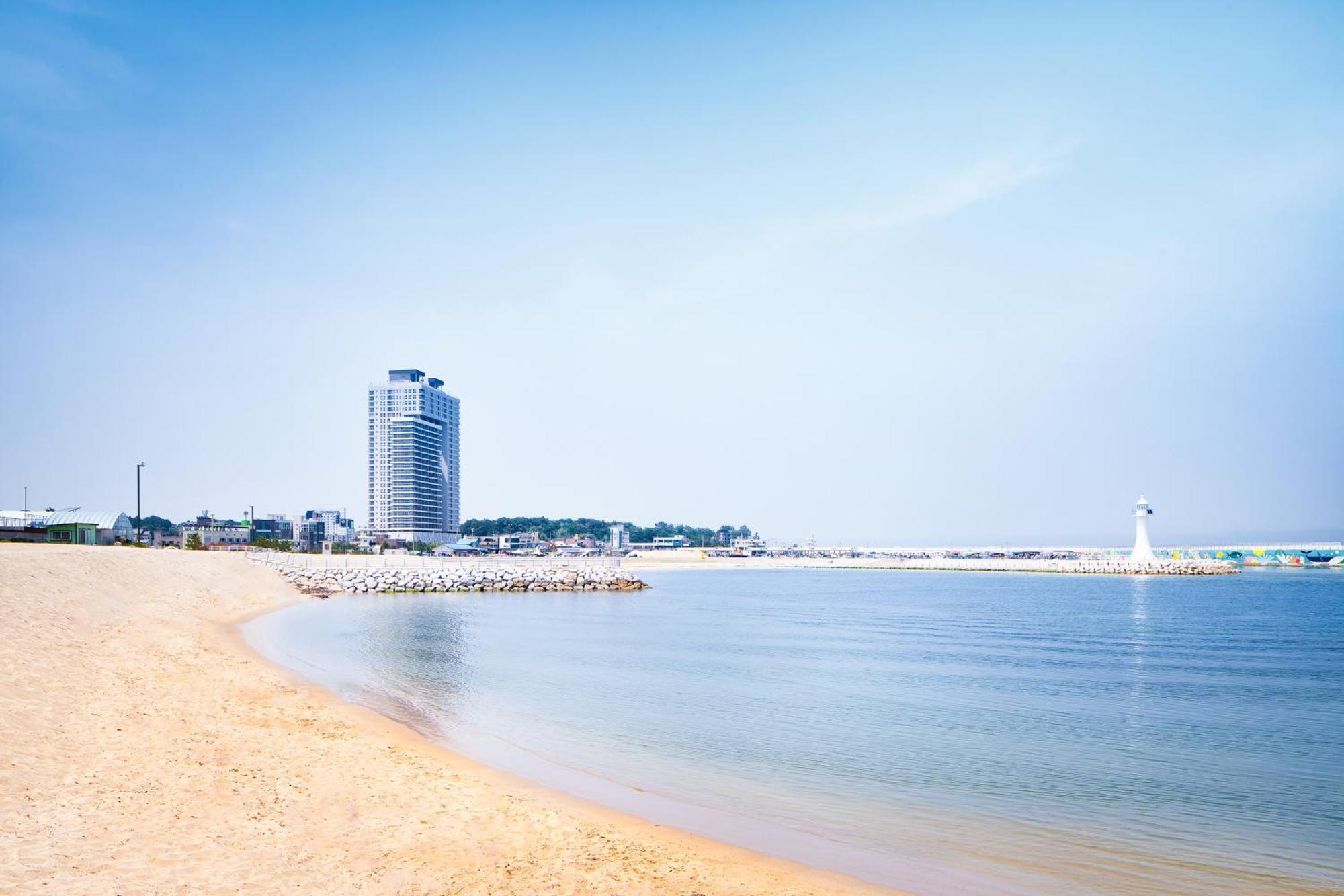 Gangneung Chonpines Ocean Suites Hotel ภายนอก รูปภาพ