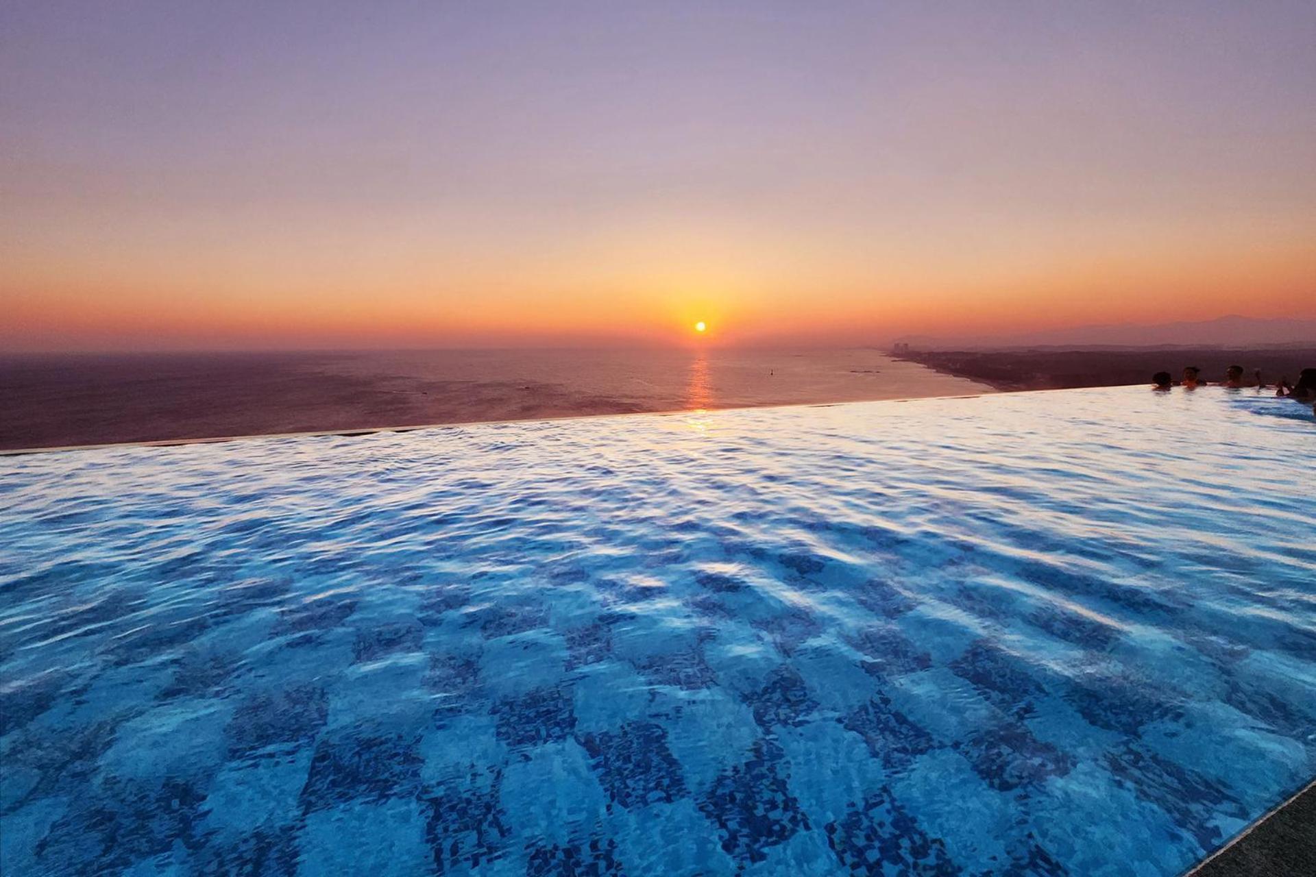 Gangneung Chonpines Ocean Suites Hotel ภายนอก รูปภาพ