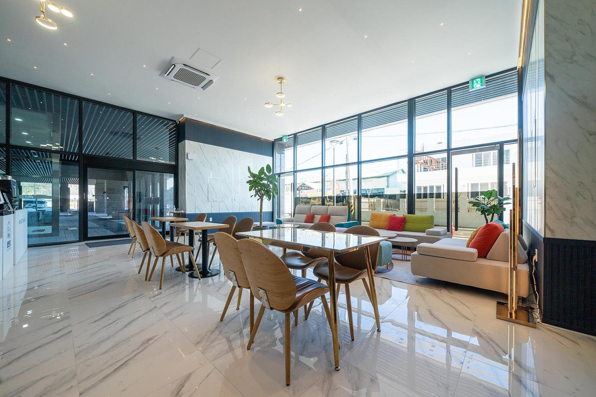 Gangneung Chonpines Ocean Suites Hotel ภายนอก รูปภาพ