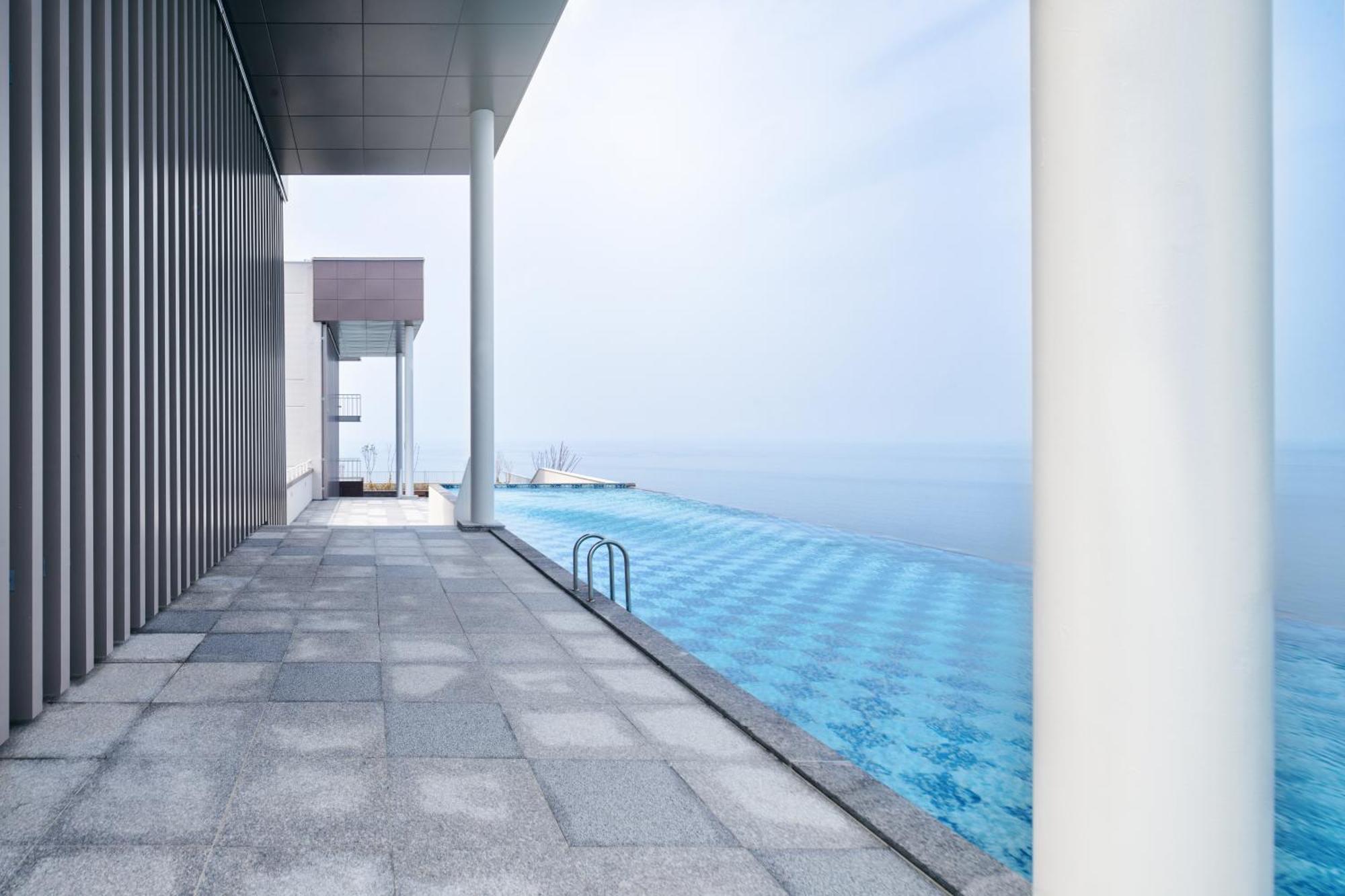 Gangneung Chonpines Ocean Suites Hotel ภายนอก รูปภาพ