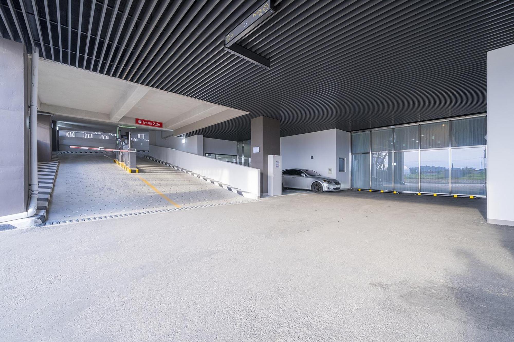 Gangneung Chonpines Ocean Suites Hotel ภายนอก รูปภาพ