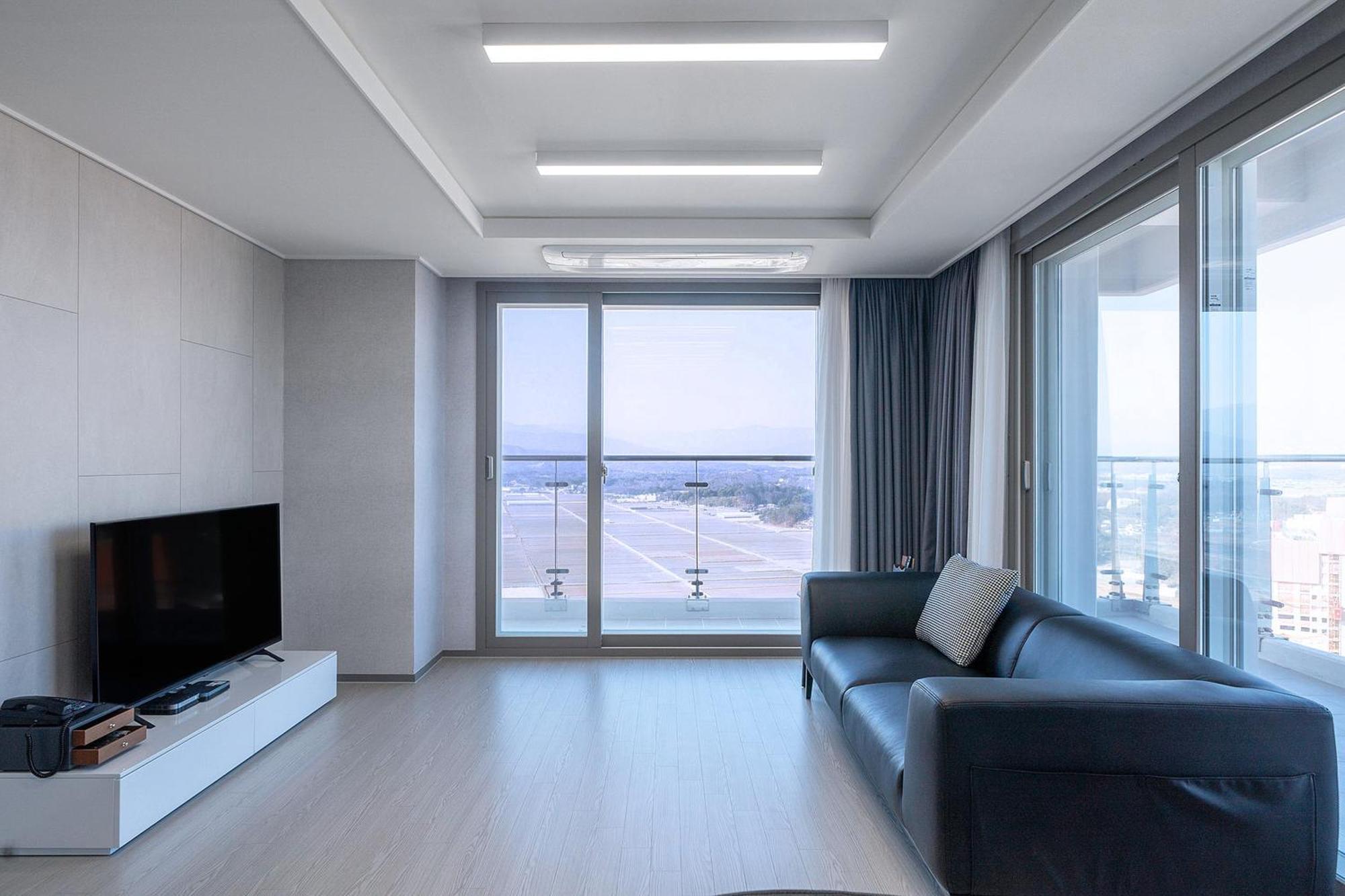 Gangneung Chonpines Ocean Suites Hotel ภายนอก รูปภาพ