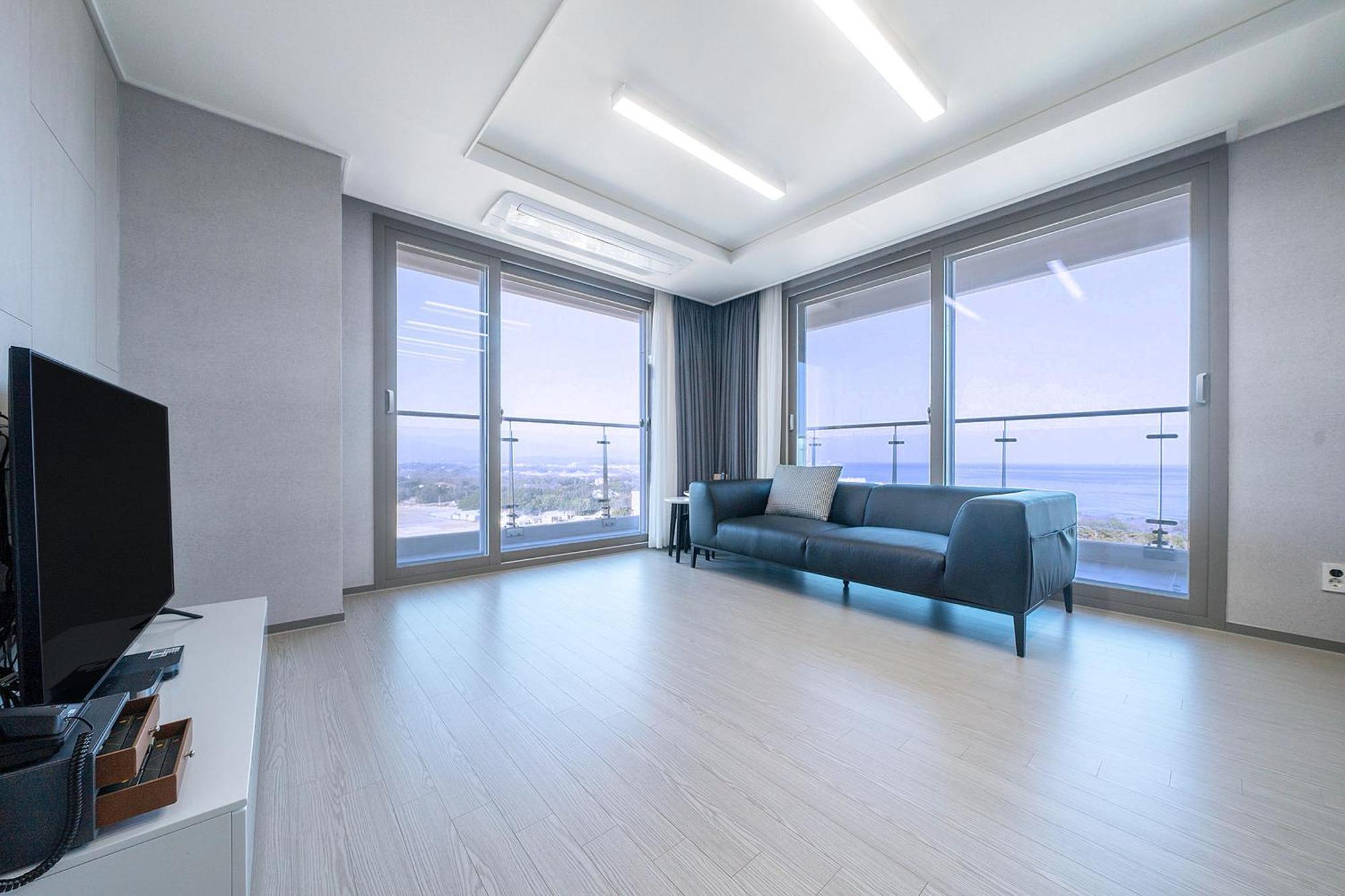 Gangneung Chonpines Ocean Suites Hotel ภายนอก รูปภาพ