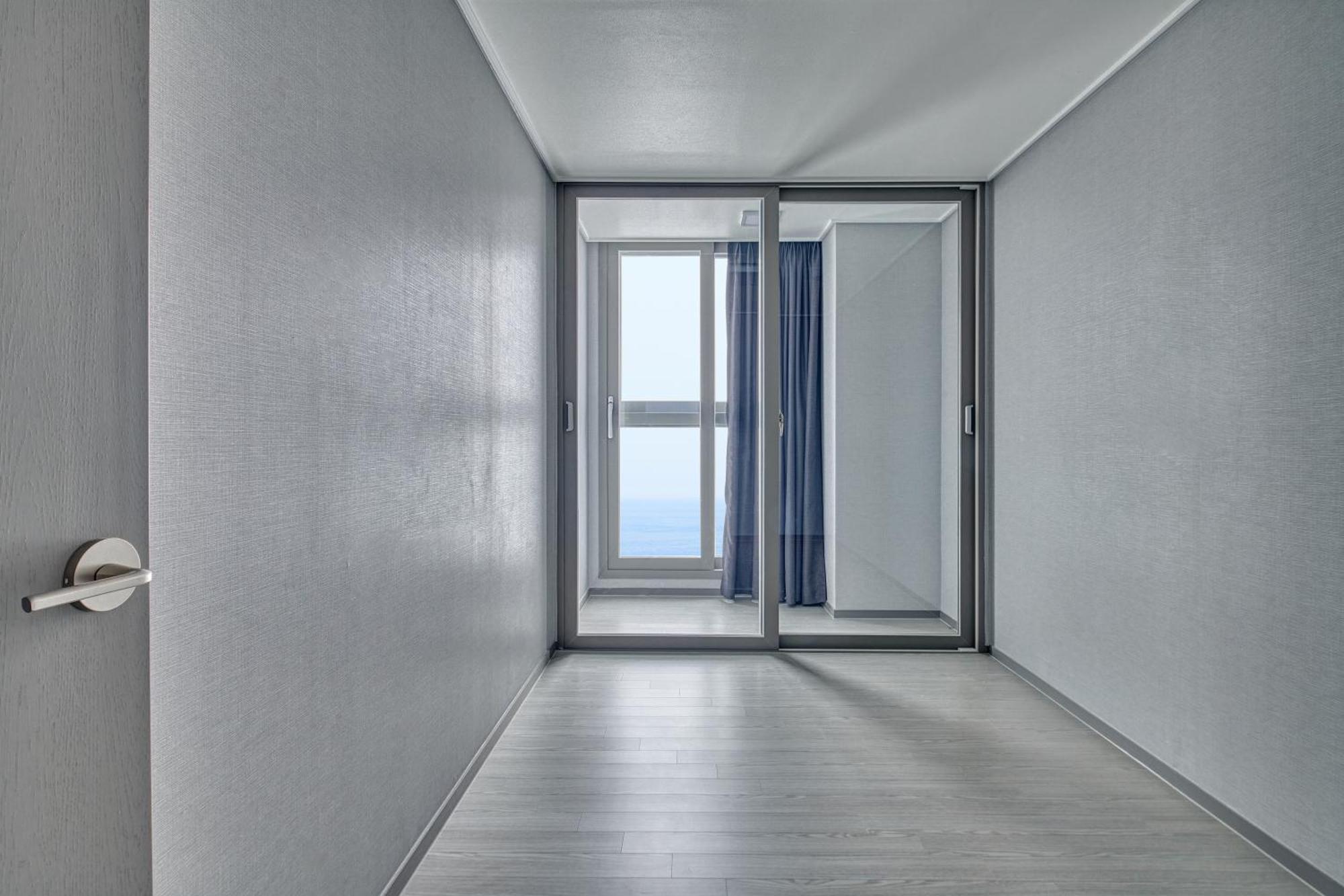 Gangneung Chonpines Ocean Suites Hotel ภายนอก รูปภาพ